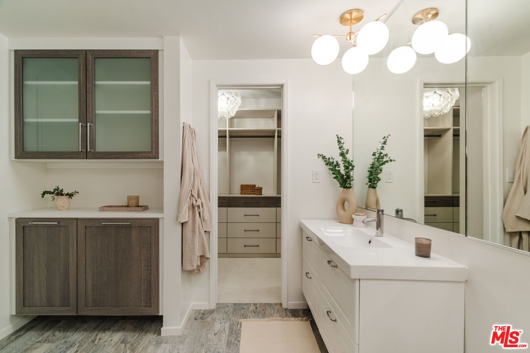 11687 Montana Ave Unit: 209