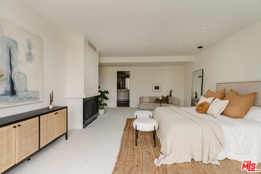 11687 Montana Ave Unit: 209