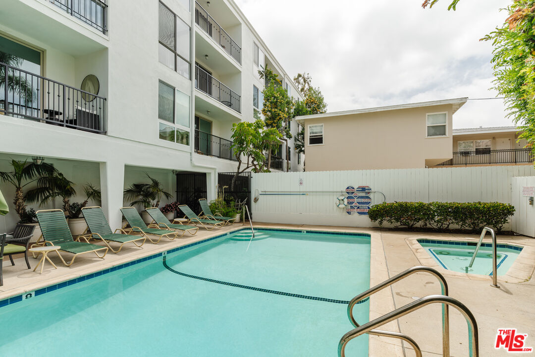 11687 Montana Ave Unit: 209