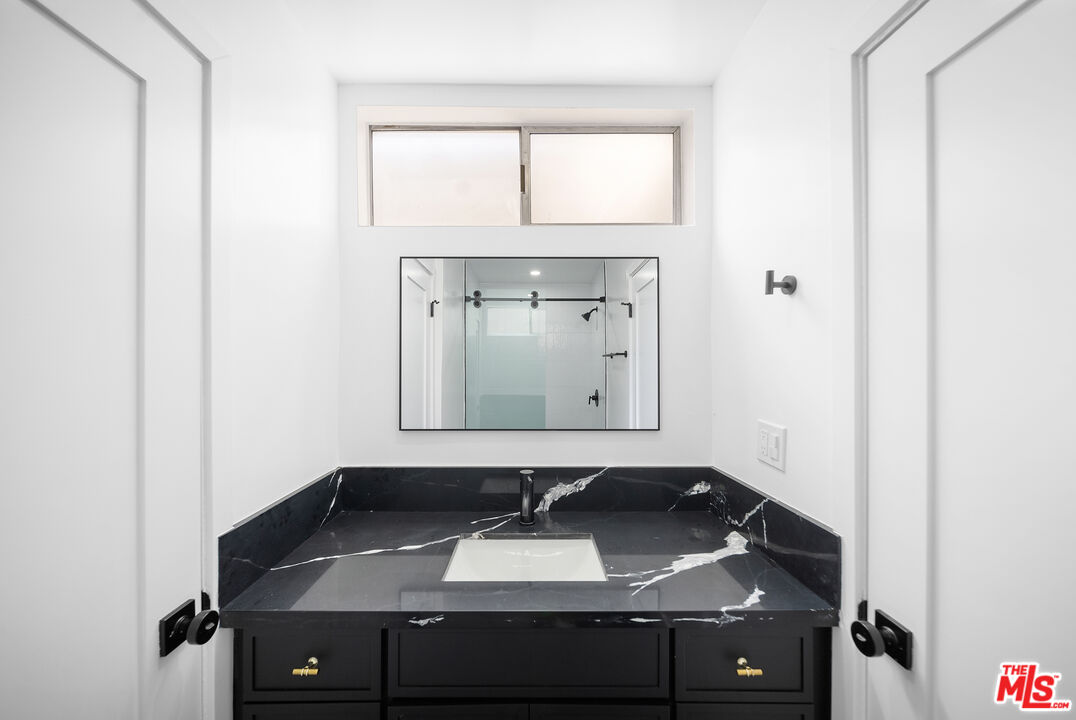 605 San Vicente Blvd Unit: 107