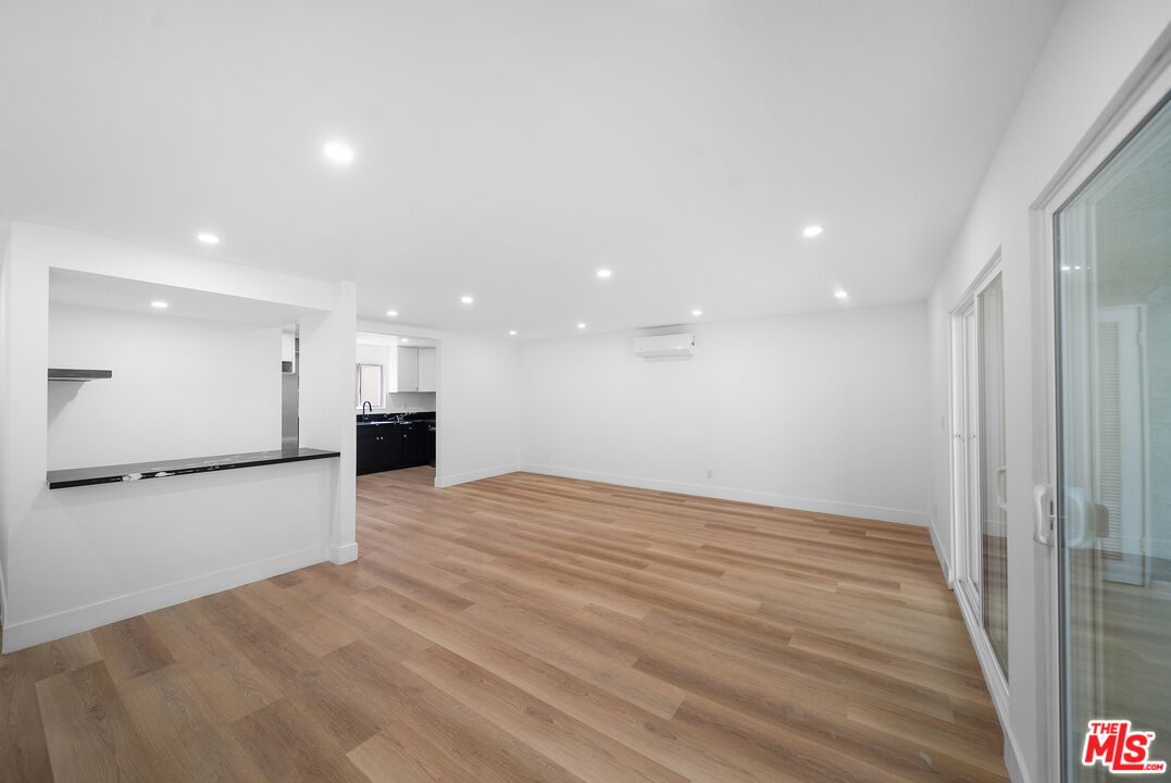 605 San Vicente Blvd Unit: 107