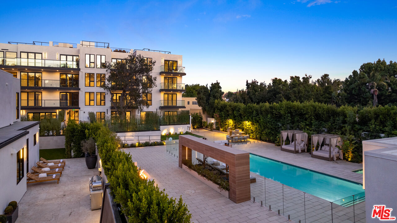 505 NW Barrington Ave Unit: 107