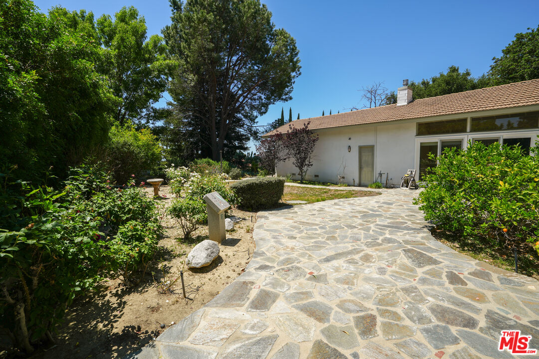 19616 Pine Valley Ave