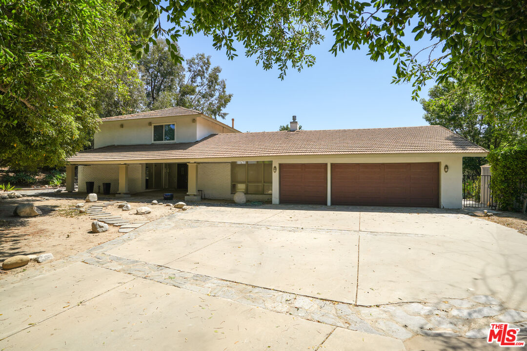 19616 Pine Valley Ave