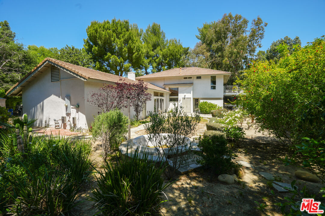 19616 Pine Valley Ave