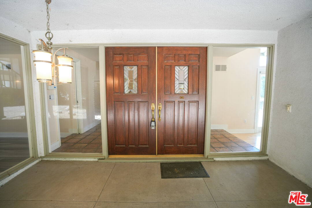 19616 Pine Valley Ave