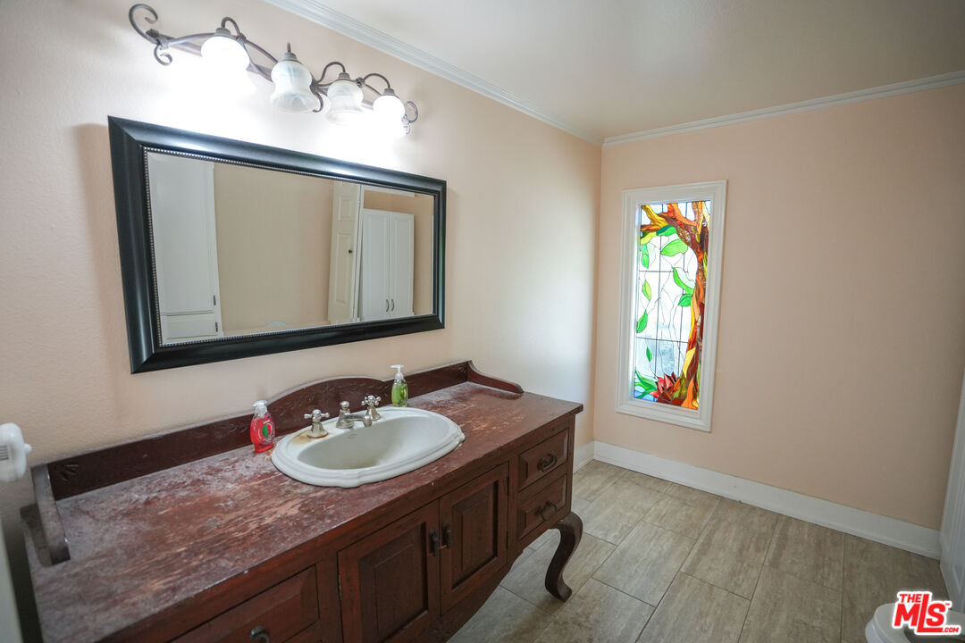 19616 Pine Valley Ave