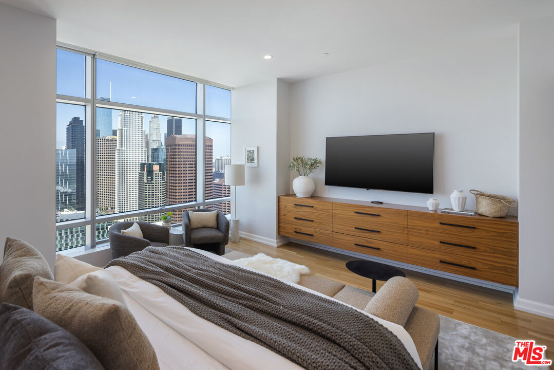 900 W Olympic Blvd Unit: 38K