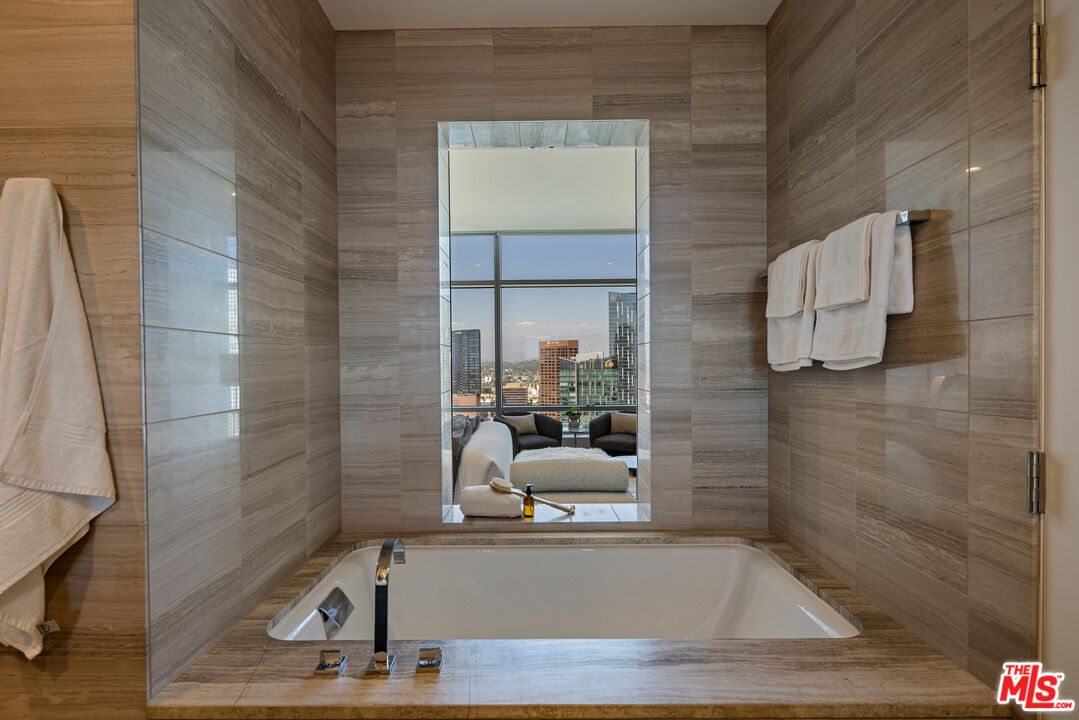 900 W Olympic Blvd Unit: 38K