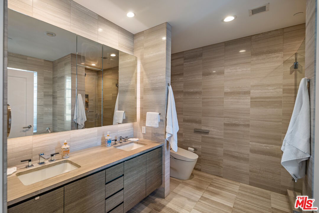 900 W Olympic Blvd Unit: 38K