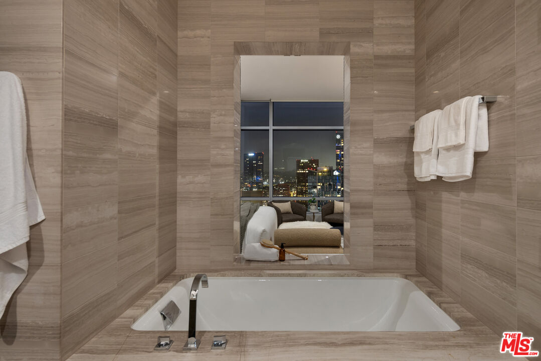 900 W Olympic Blvd Unit: 38K