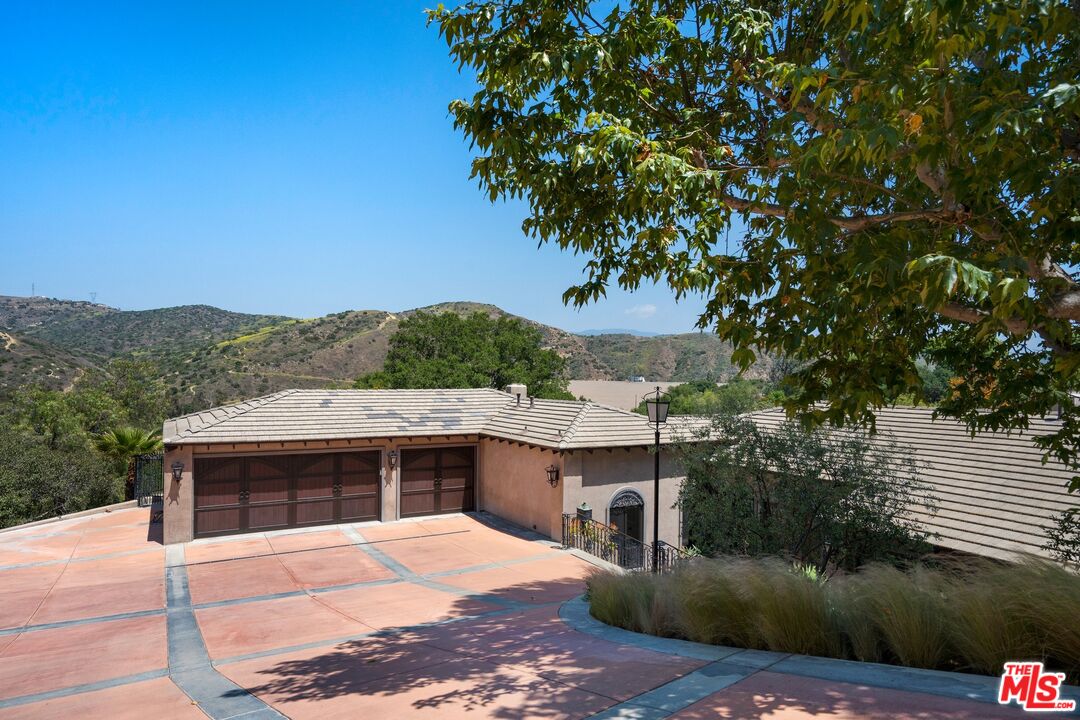 7634 E Diane Dr