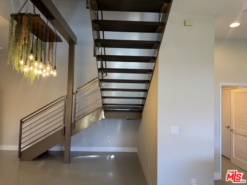 2216 Main St Unit: 204