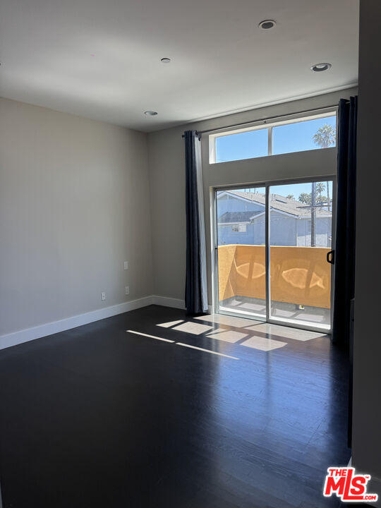 2216 Main St Unit: 204