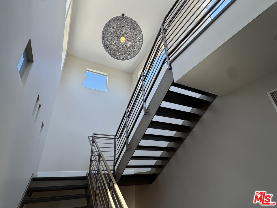 2216 Main St Unit: 204