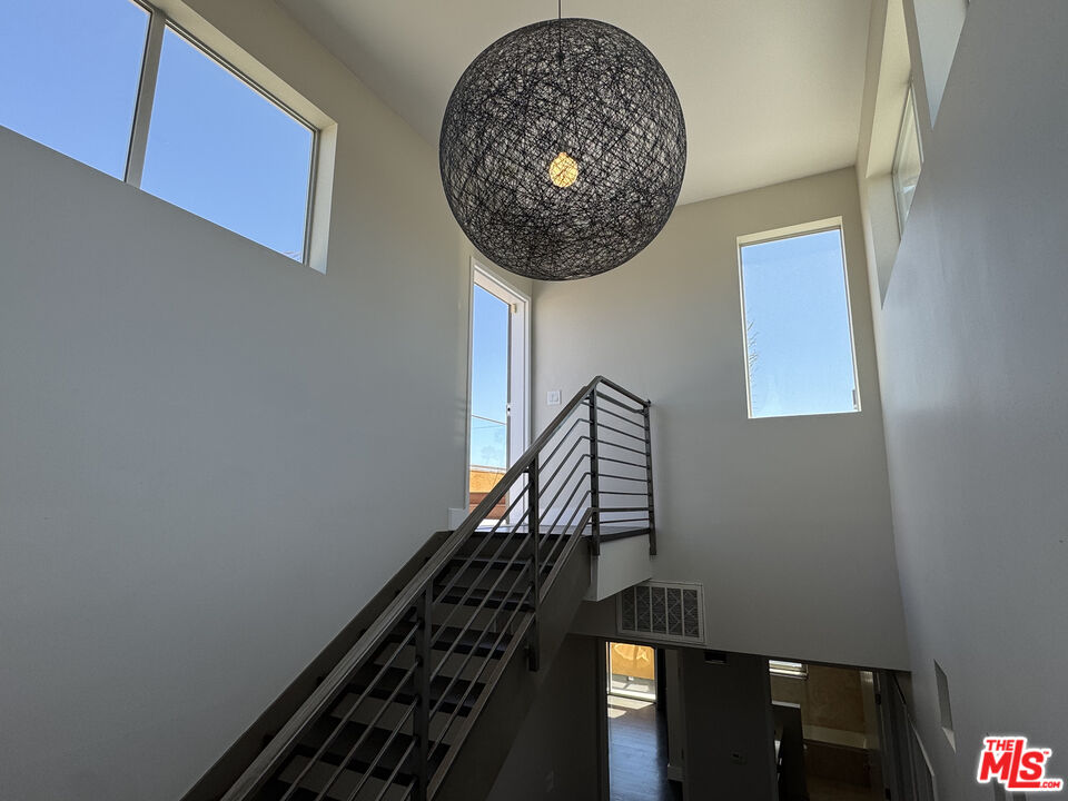 2216 Main St Unit: 204