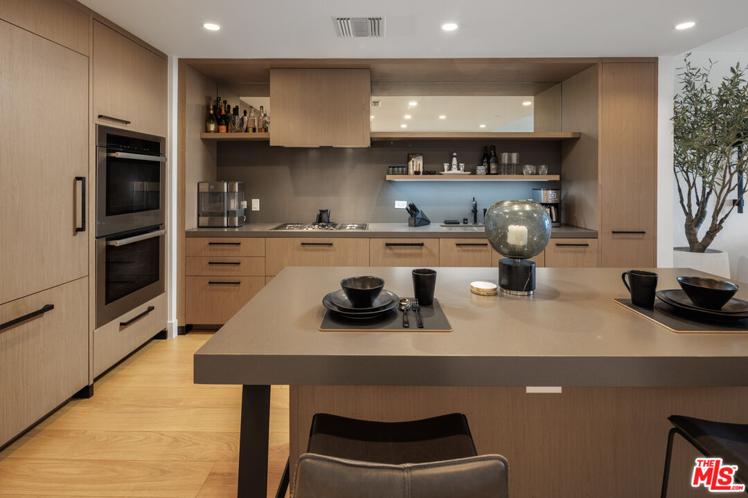 10777 Wilshire Blvd Unit: 402