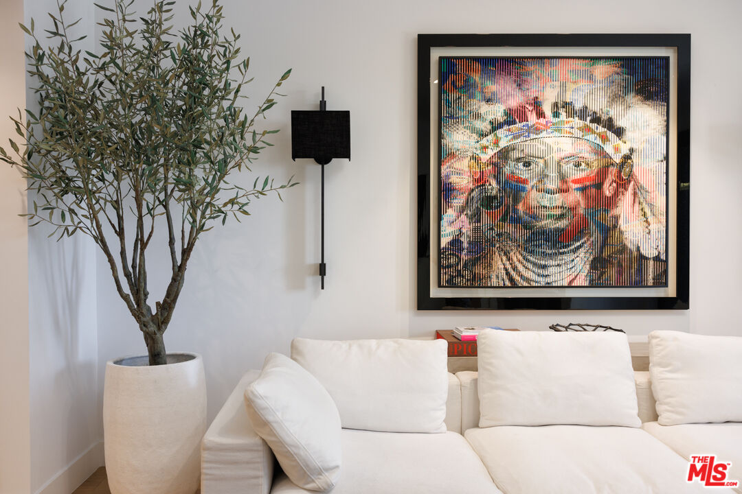 10777 Wilshire Blvd Unit: 402