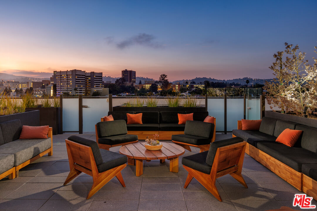 10777 Wilshire Blvd Unit: 402