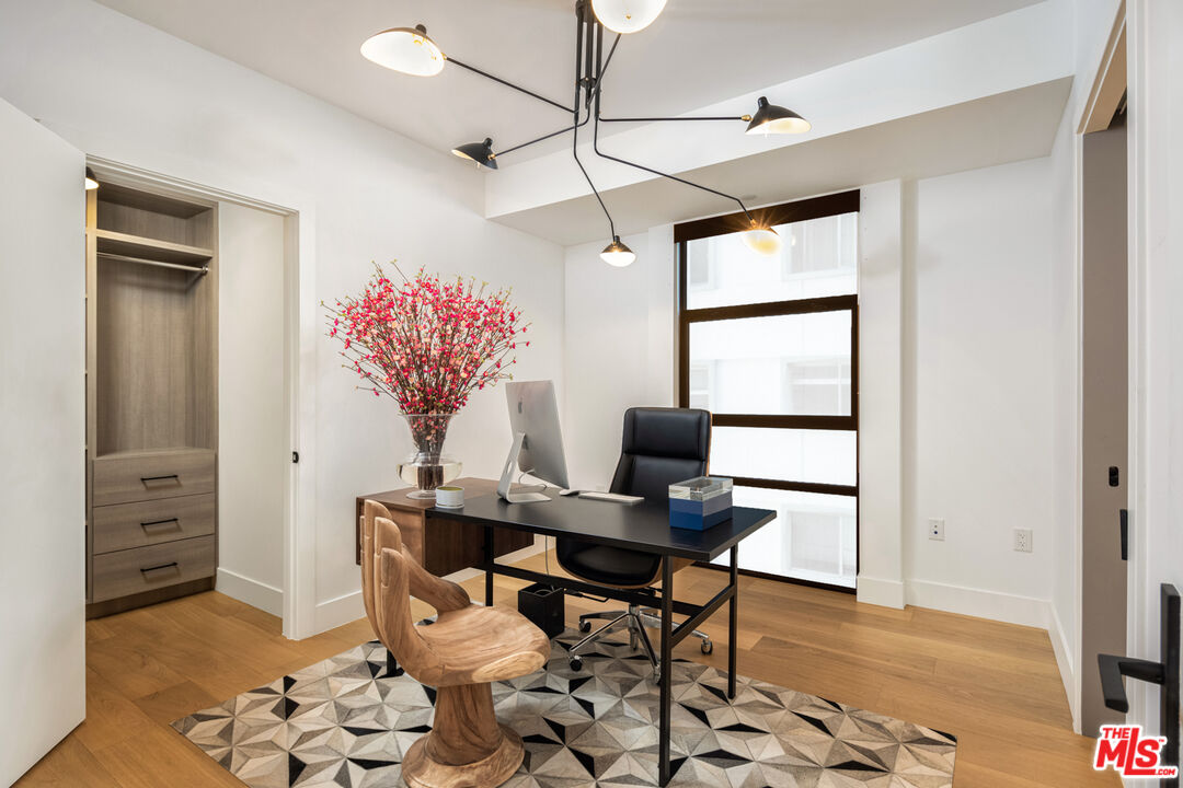 10777 Wilshire Blvd Unit: 402