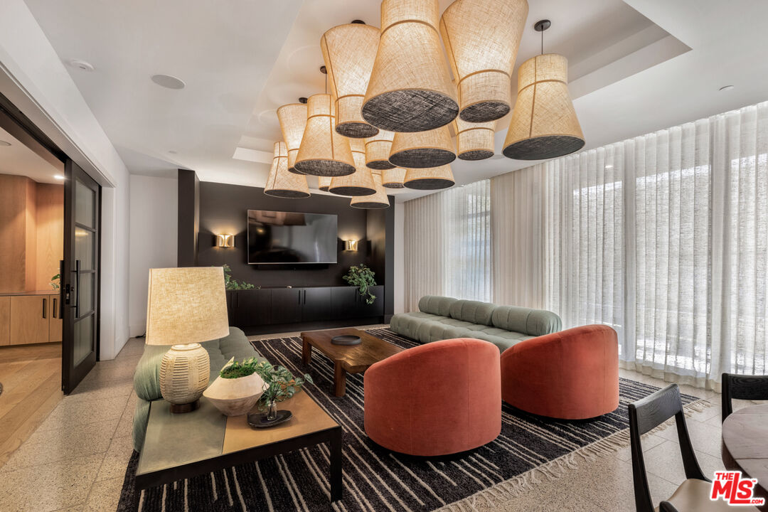 10777 Wilshire Blvd Unit: 402