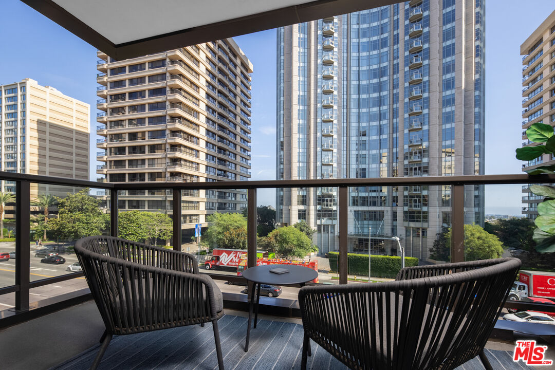 10777 Wilshire Blvd Unit: 402