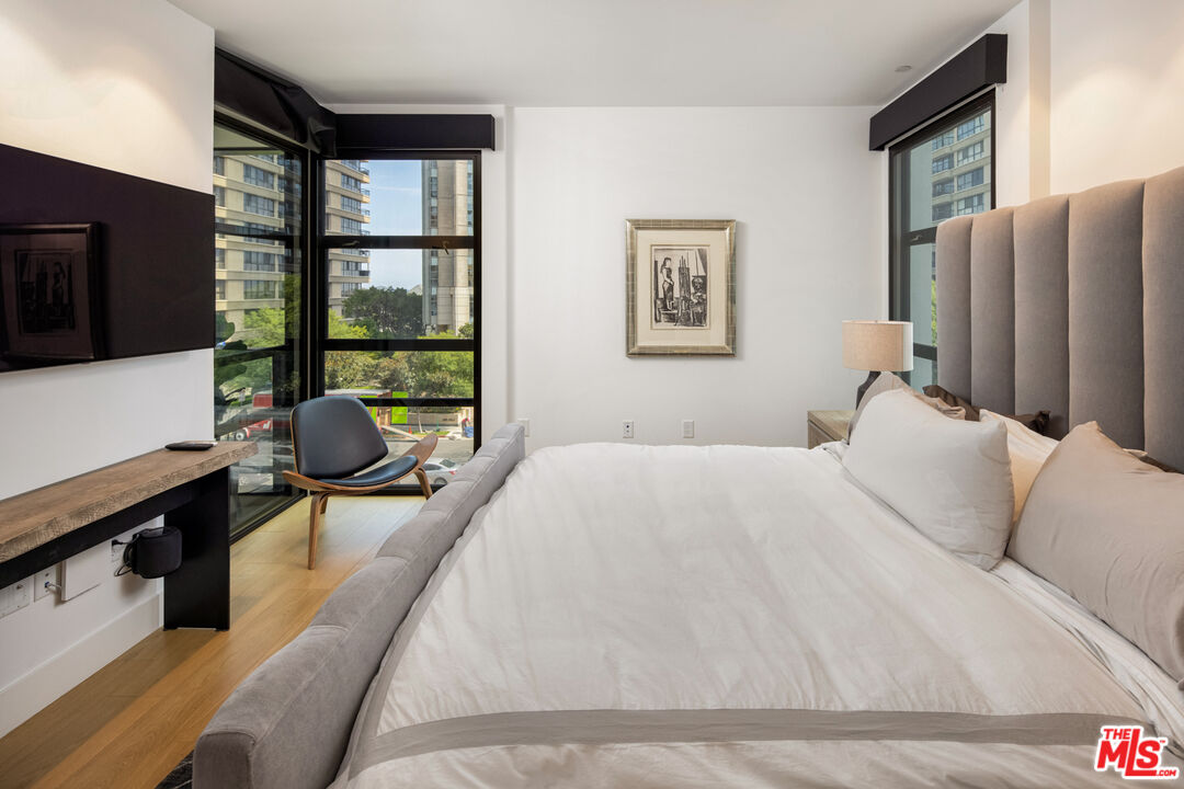 10777 Wilshire Blvd Unit: 402