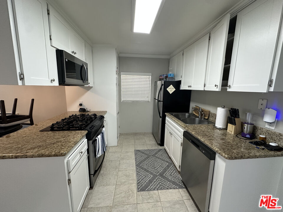 440 Howland Canal Unit: 1