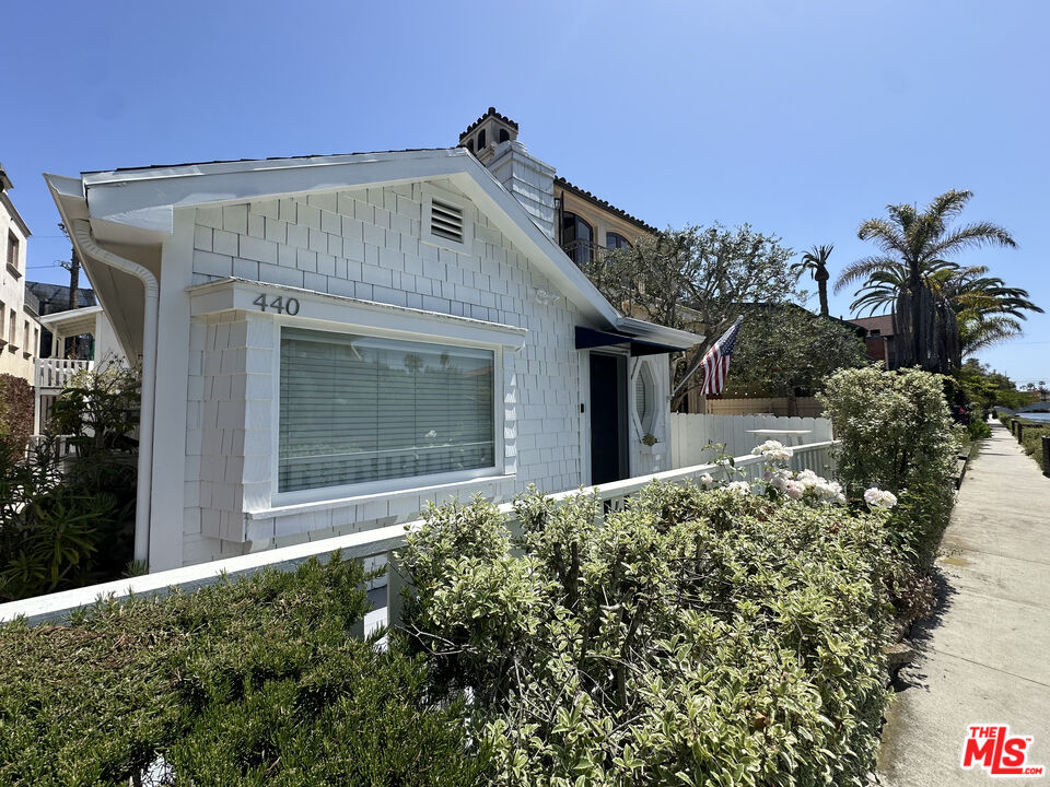 440 Howland Canal Unit: 1