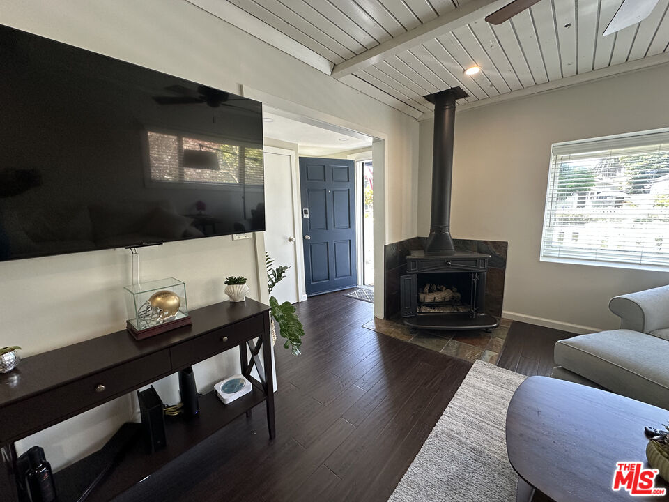 440 Howland Canal Unit: 1