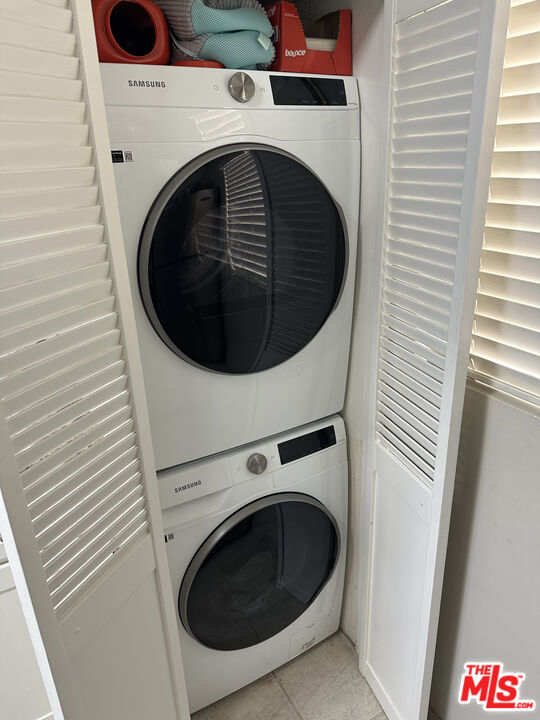 440 Howland Canal Unit: 1