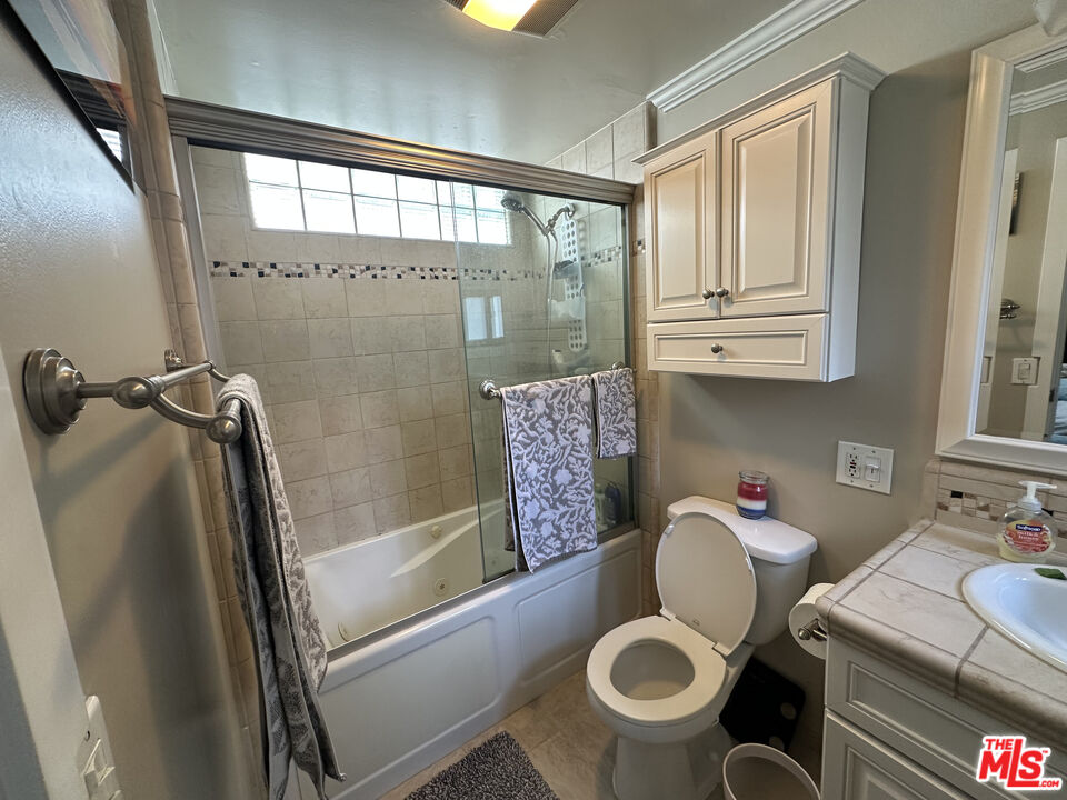 440 Howland Canal Unit: 1