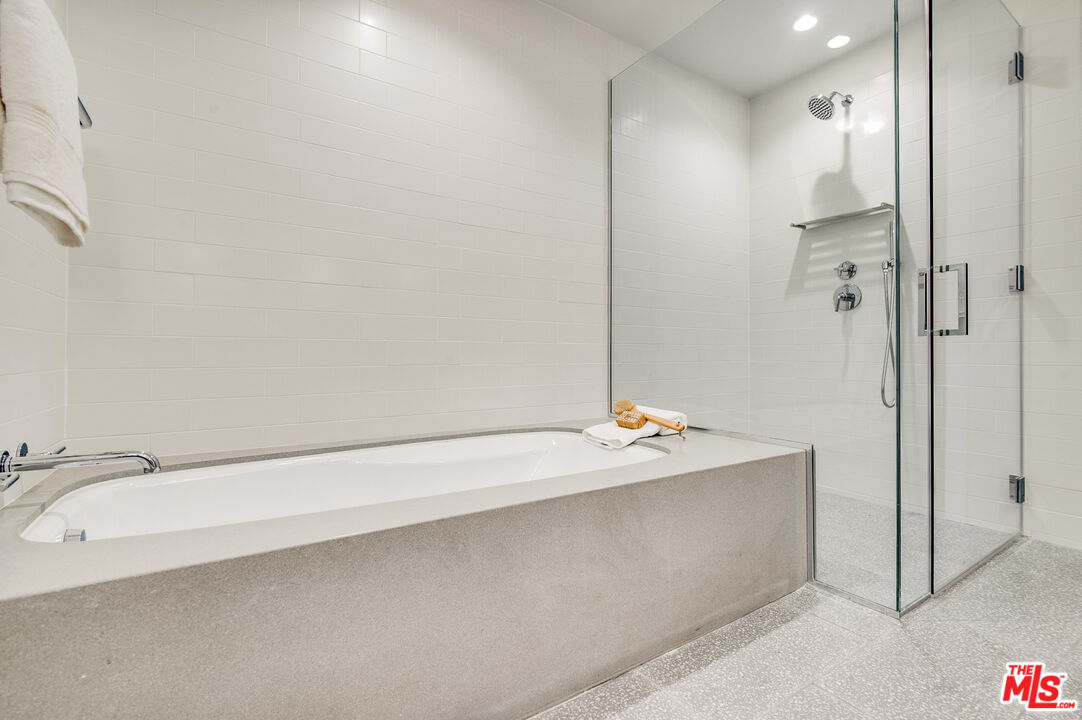 10777 Wilshire Blvd Unit: 703