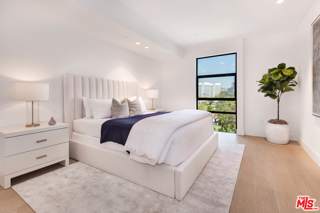 10777 Wilshire Blvd Unit: 703