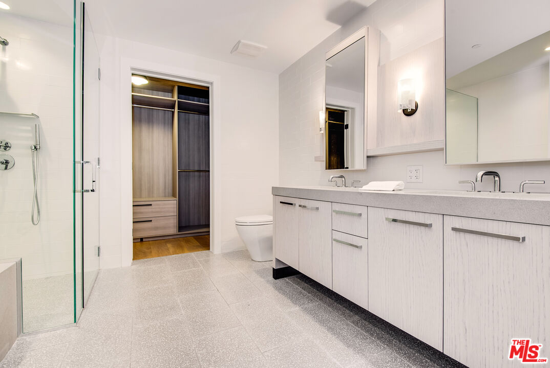 10777 Wilshire Blvd Unit: 703