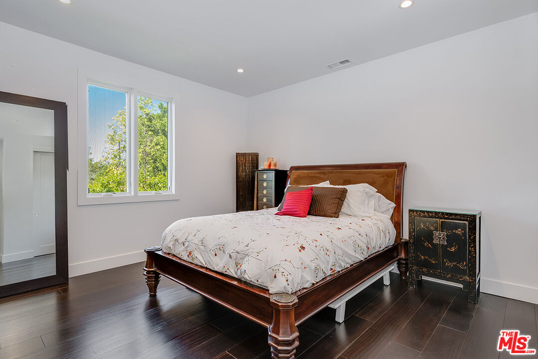 6235 Drexel Ave