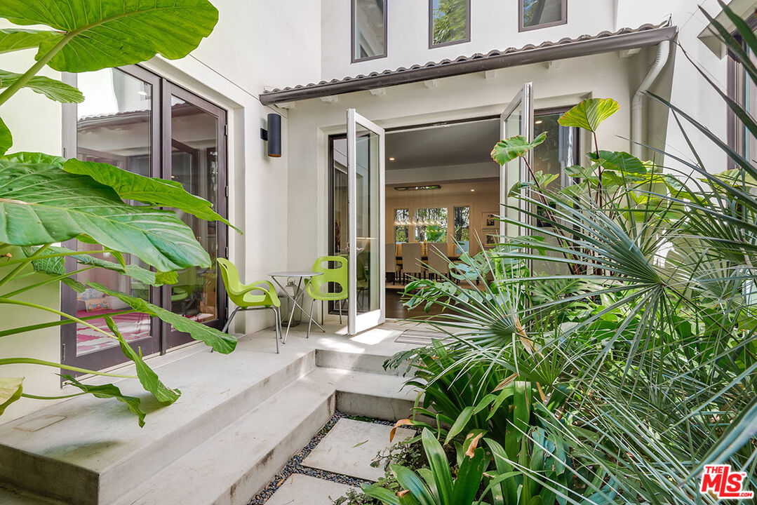 6235 Drexel Ave