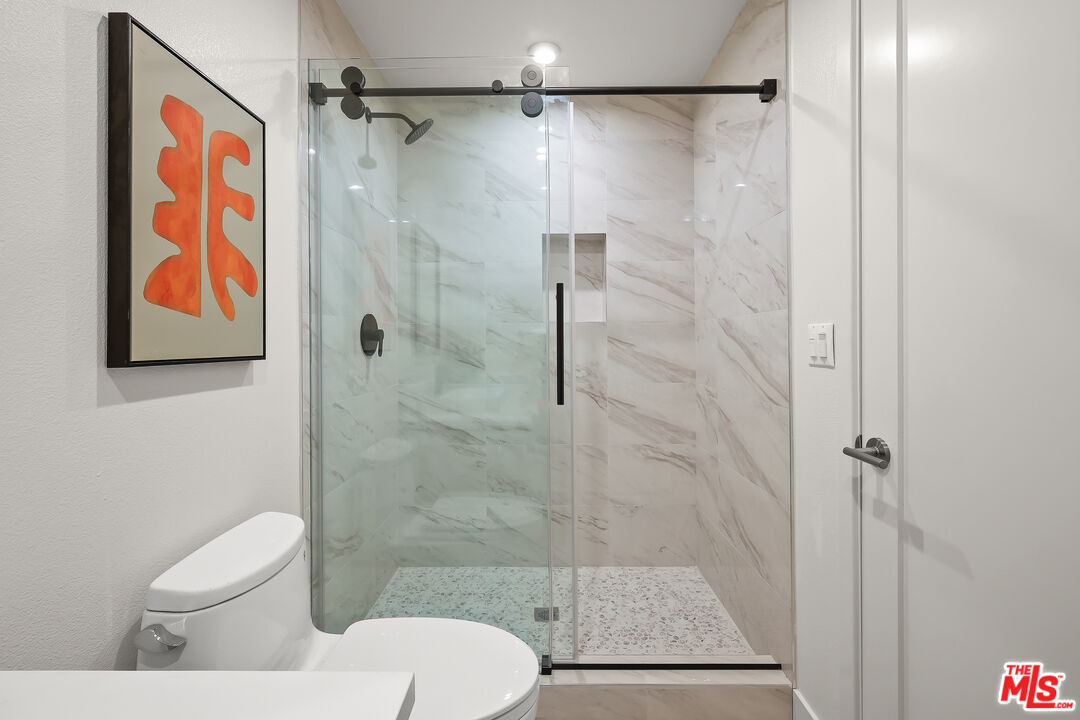 1202 N Orange Grv