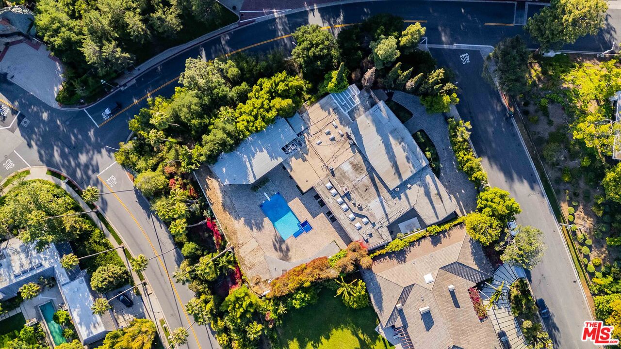 430 Robert Ln