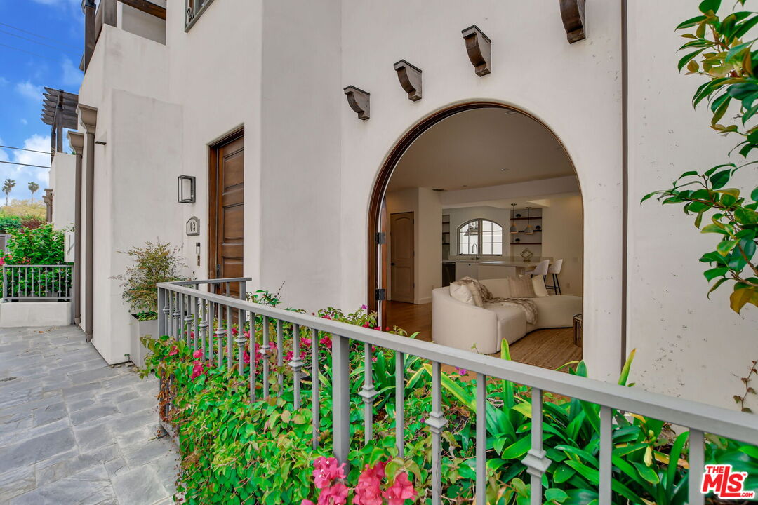 1253 17th St Unit: 103