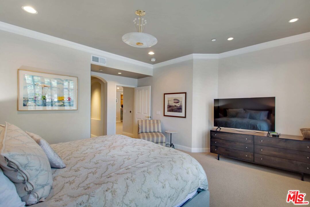 11847 Gorham Ave Unit: 202