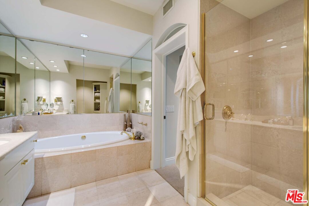 11847 Gorham Ave Unit: 202