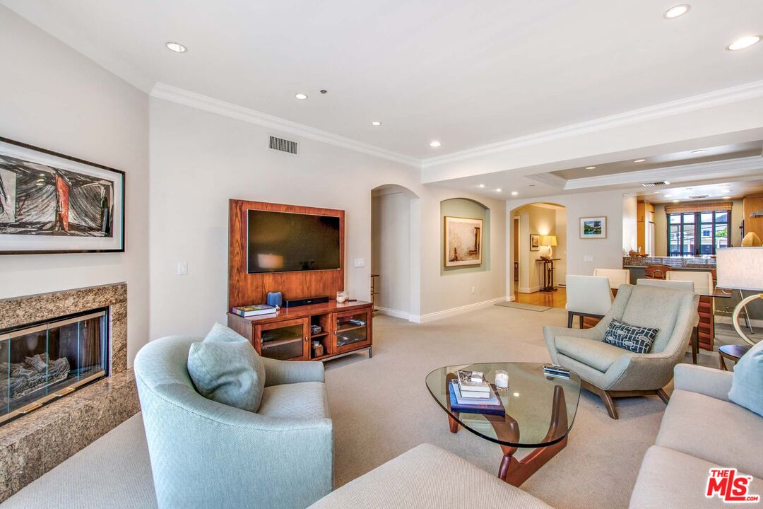 11847 Gorham Ave Unit: 202