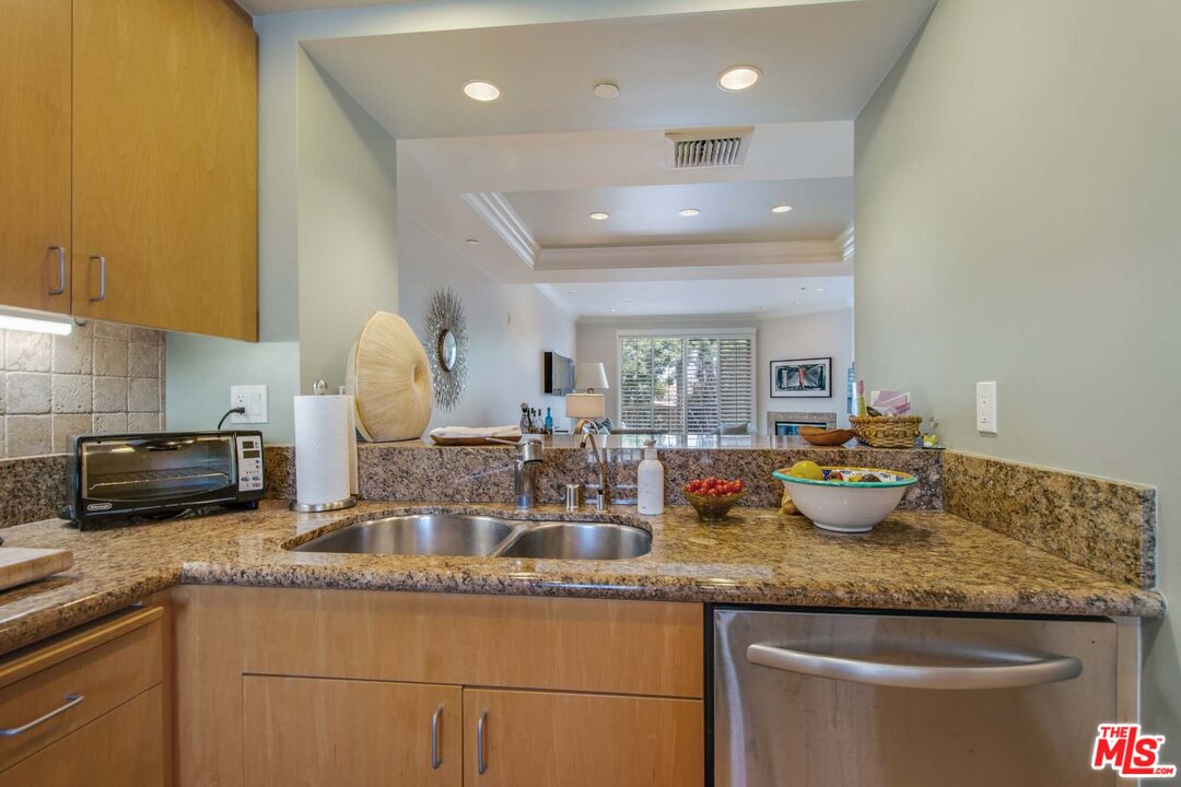 11847 Gorham Ave Unit: 202