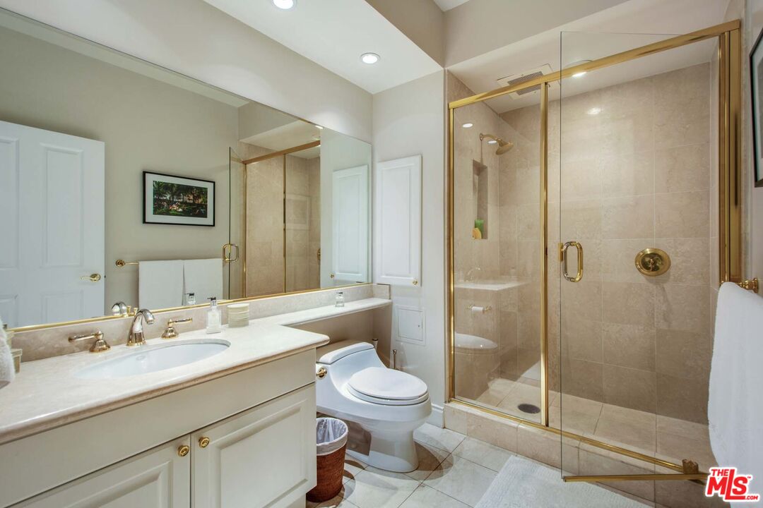 11847 Gorham Ave Unit: 202