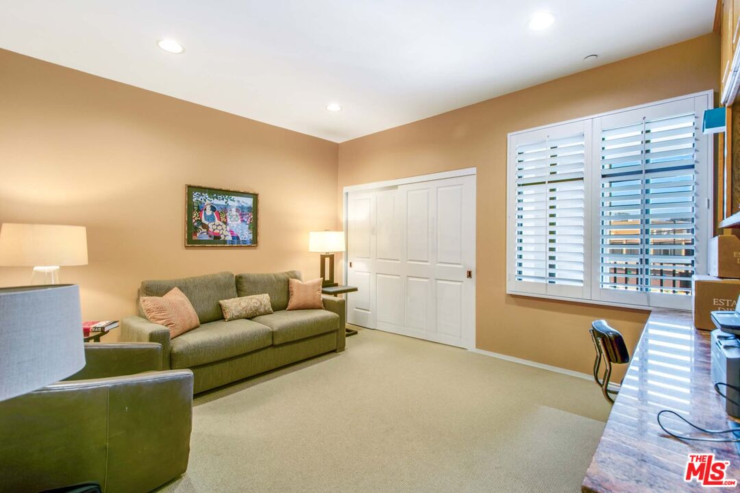 11847 Gorham Ave Unit: 202