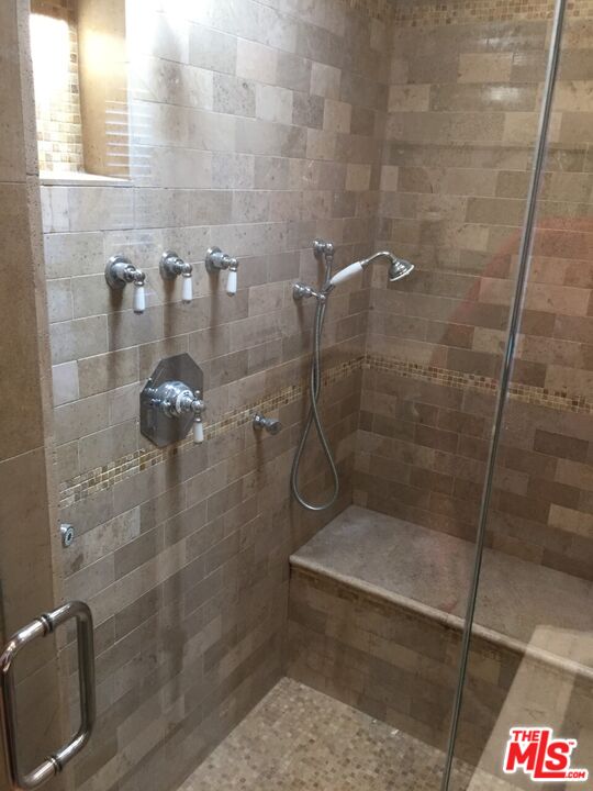 1257 Sunset Plaza Dr