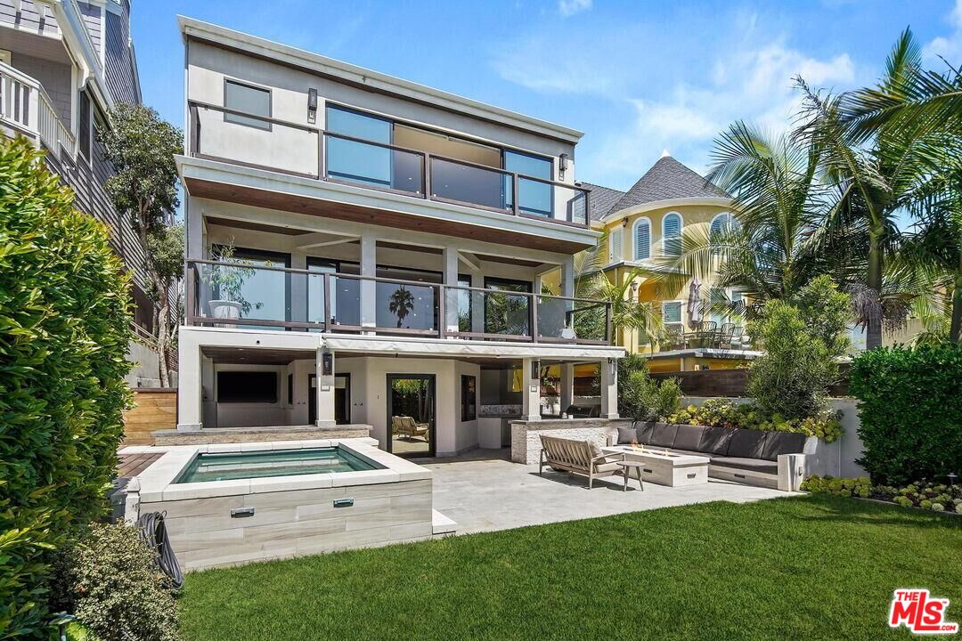 4811 Roma Ct