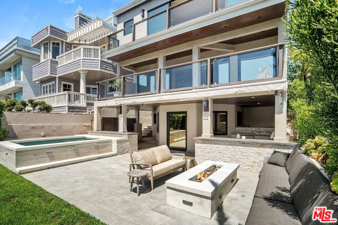 4811 Roma Ct