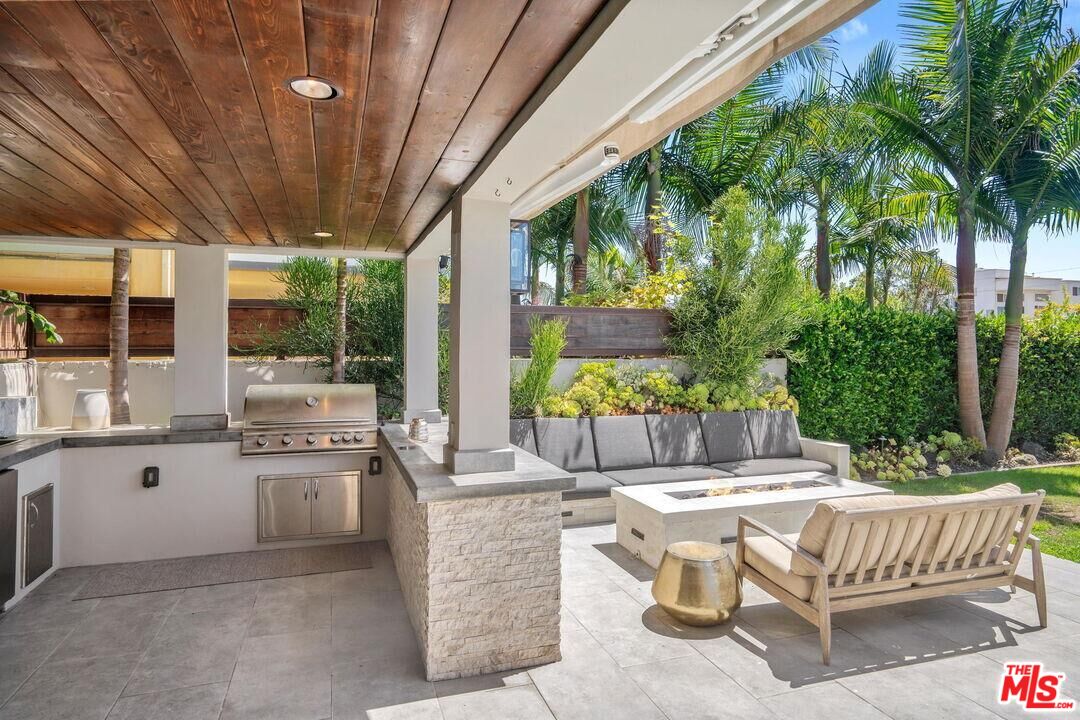 4811 Roma Ct